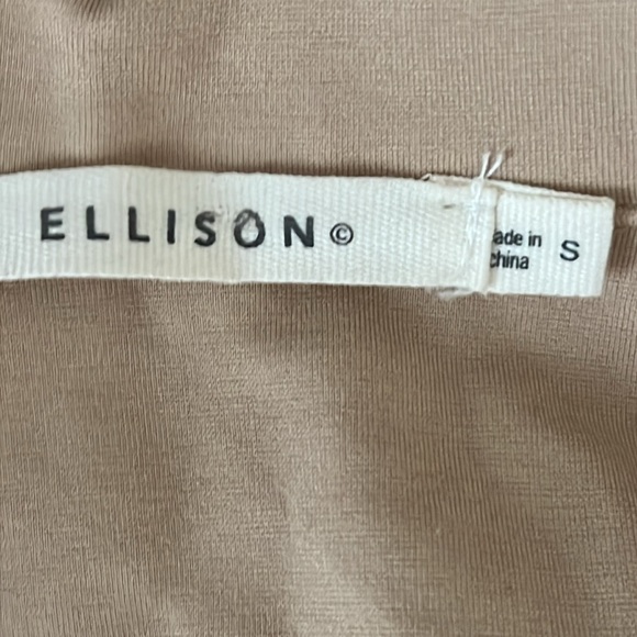 Cute top - Picture 3 of 5